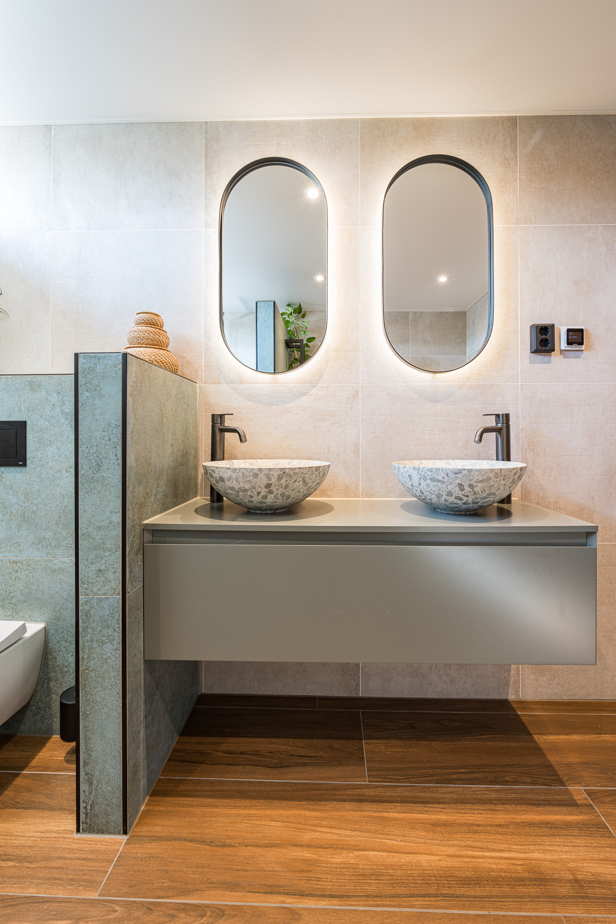 Natuurlijke, luxe badkamer in Barneveld